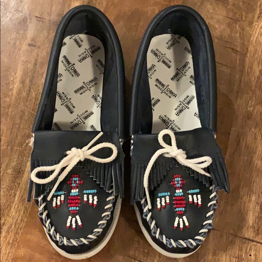 Navy blue leather MINNETONKA MOCCASINS